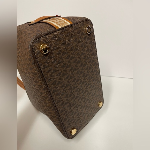 Michael kors Maeve bucket messenger bag purse brown acorn - Picture 9 of 12